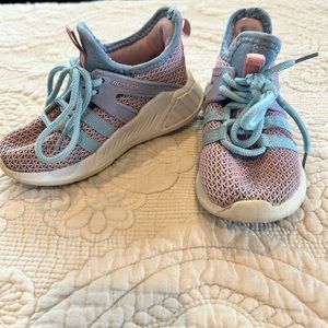 Toddler athletic sneaker